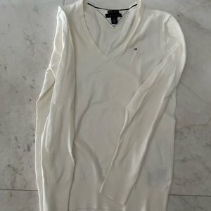 White V-Neck Tommy Hilfiger Sweater 🍁✨